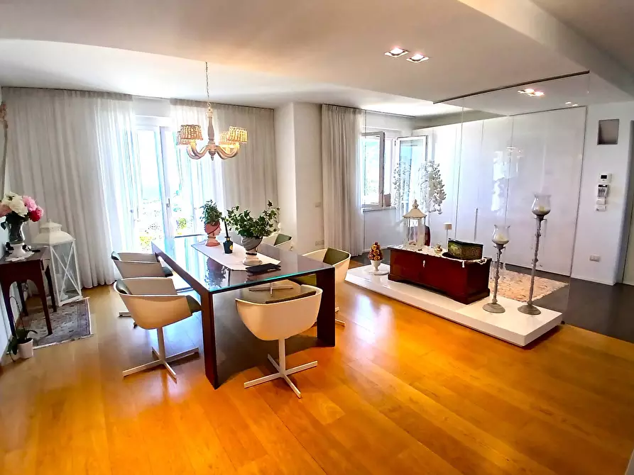 Immagine 17 di Casa indipendente in vendita  a San Benedetto Del Tronto