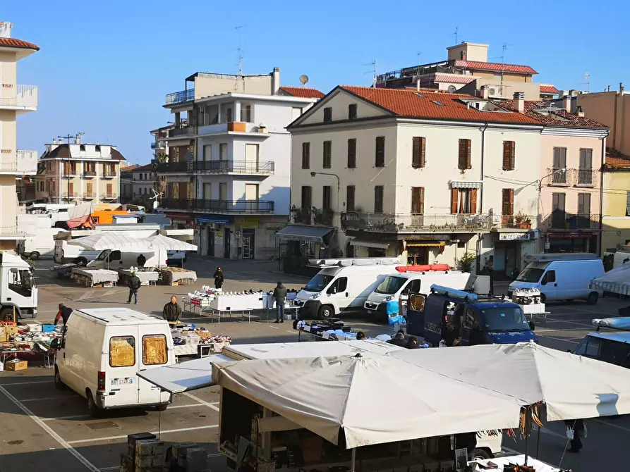 Immagine 4 di Locale commerciale in vendita  a San Benedetto Del Tronto