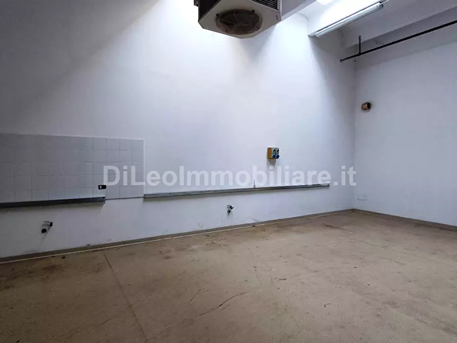 Immagine 23 di Attività artigianale in vendita  a Ascoli Piceno