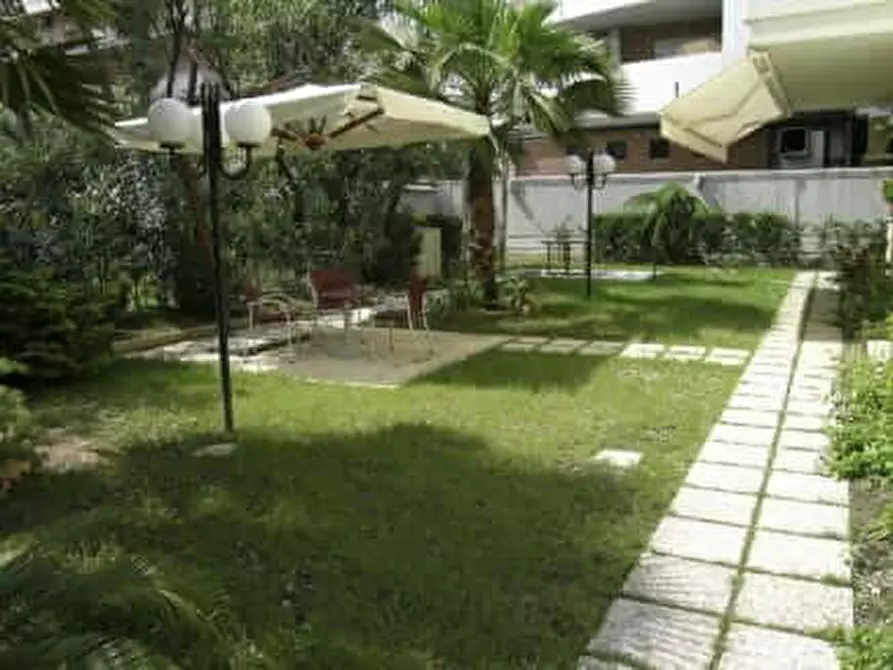 Immagine 9 di Albergo/B&B/Residence in vendita  a Alba Adriatica