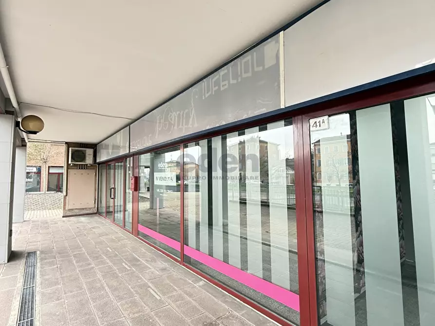 Immagine 17 di Locale commerciale in vendita  in Via Carlo Zucchi 41 a Modena