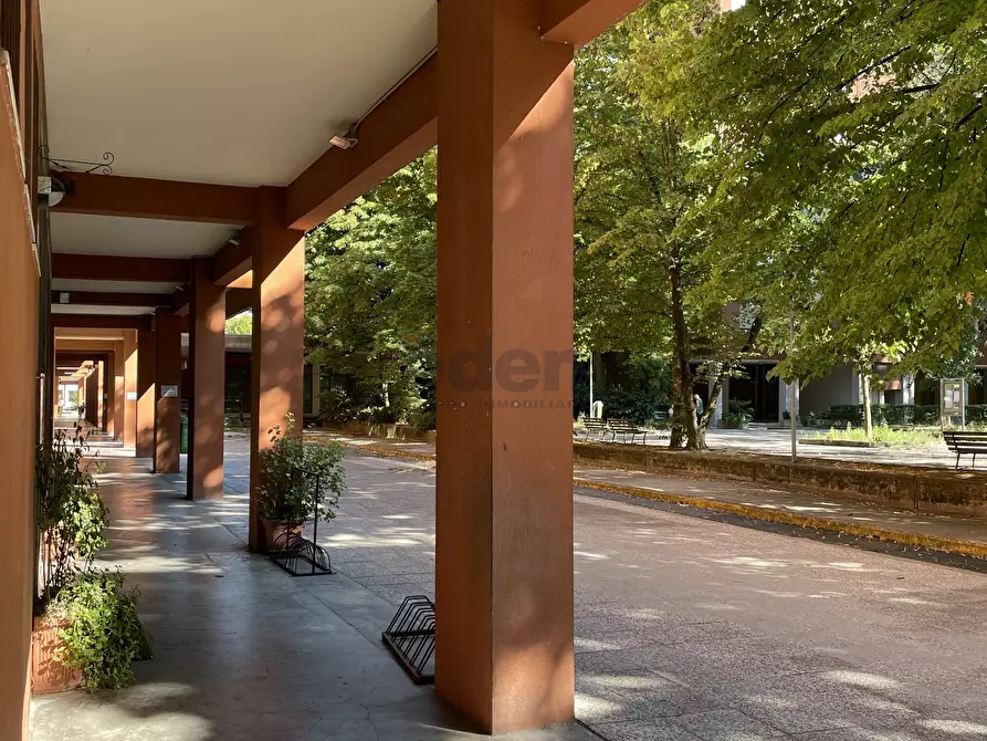 Immagine 10 di Quadrilocale in vendita  in Piazza Guido Rossa 8 a Modena