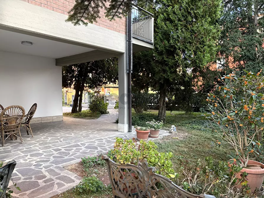 Immagine 3 di Casa trifamiliare in vendita  in Corso Martiri 242 a Castelfranco Emilia