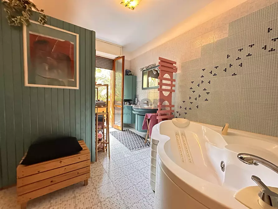 Immagine 5 di Quadrilocale in vendita  in Piazza Guido Rossa 8 a Modena