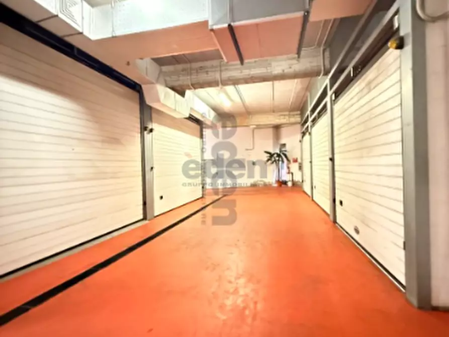 Immagine 4 di Garage in vendita  in Viale A. Tassoni 4 a Modena