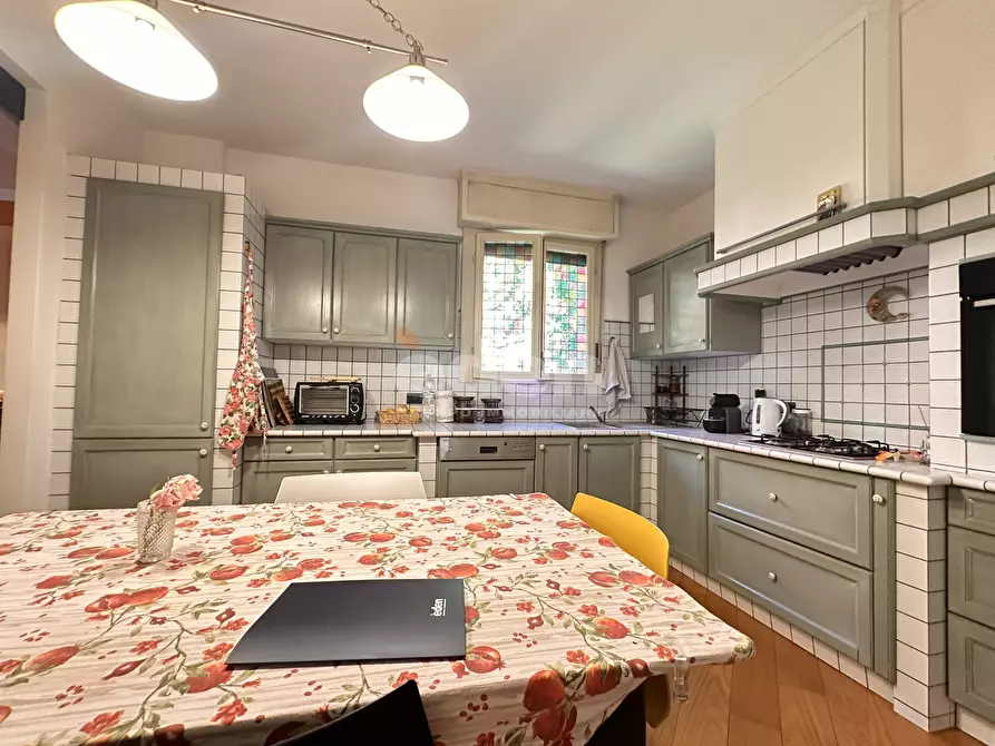 Immagine 12 di Quadrilocale in vendita  in Piazza Guido Rossa 8 a Modena