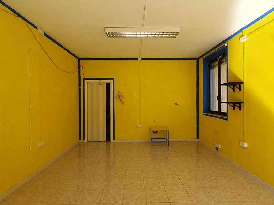 Immagine 12 di Locale commerciale in vendita  a Senorbì