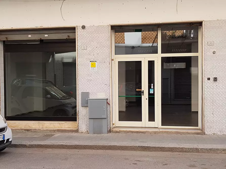 Immagine 27 di Locale commerciale in vendita  a Quartu Sant'elena