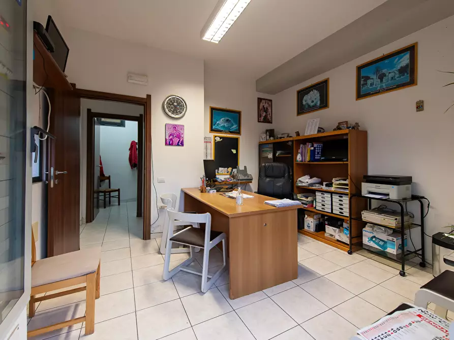 Immagine 28 di Attività artigianale in vendita  a Quartu Sant'elena