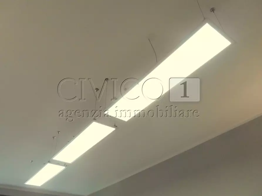 Immagine 10 di Ufficio in affitto  in via Pola a Torri Di Quartesolo