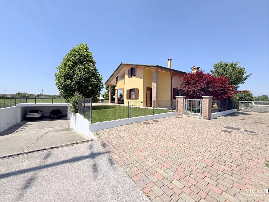 Immagine 24 di Casa bifamiliare in vendita  in Via Marconi 109 a Torri Di Quartesolo