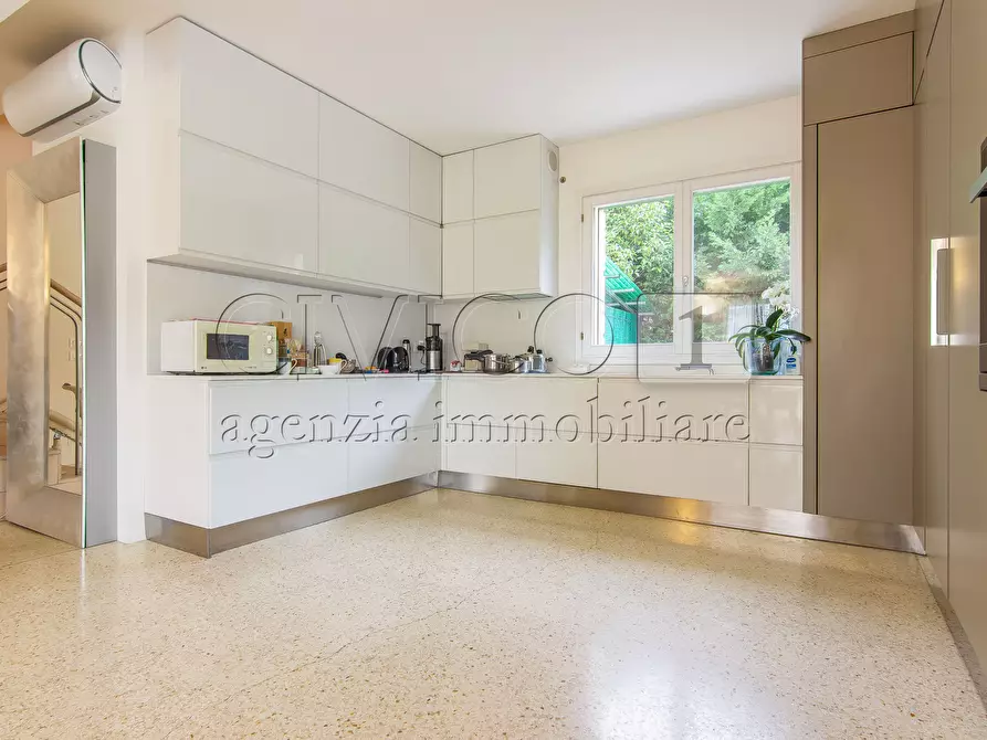 Immagine 6 di Casa bifamiliare in vendita  a Vicenza