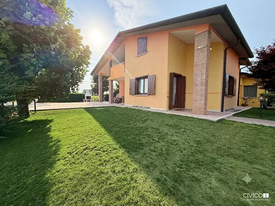 Immagine 1 di Casa bifamiliare in vendita  in Via Marconi 109 a Torri Di Quartesolo