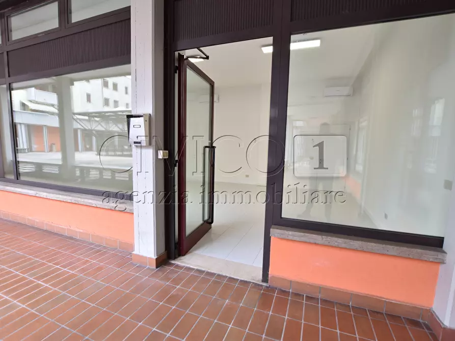 Immagine 1 di Locale commerciale in affitto  in via Roma a Vigodarzere