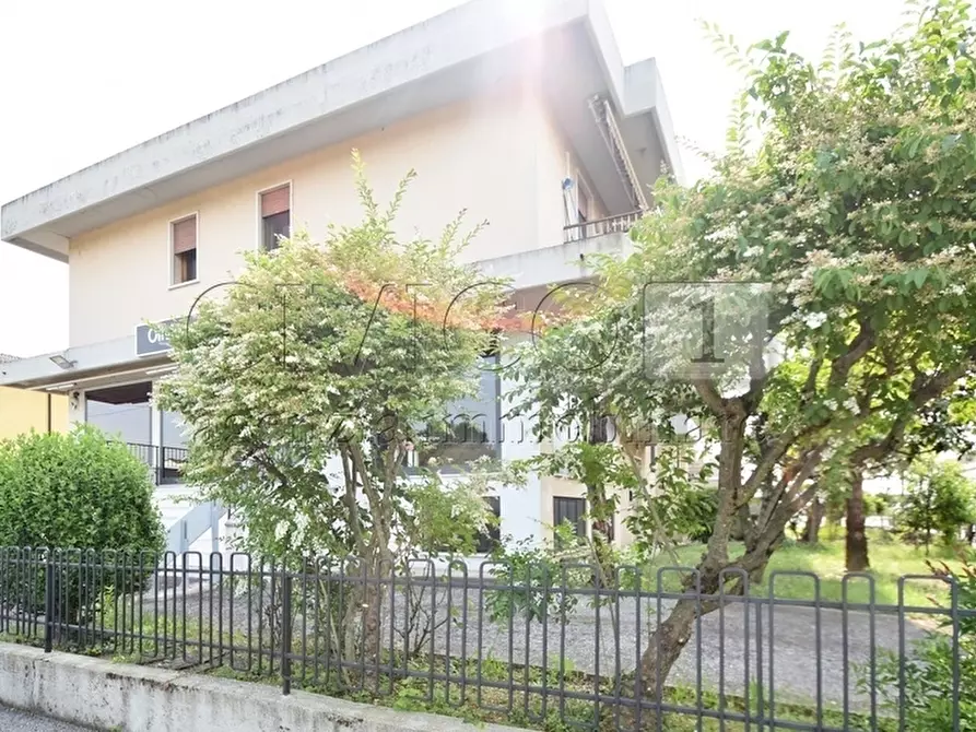 Immagine 15 di Attività commerciale in affitto  in Via Italia Unita 1 a Torri Di Quartesolo