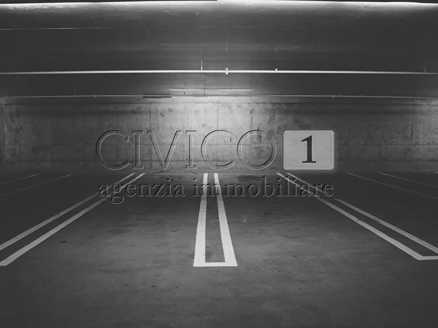 Immagine 2 di Garage in affitto  in Via Roma a Campodoro