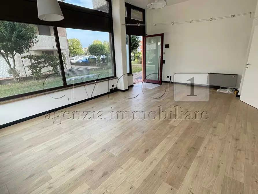 Immagine 4 di Locale commerciale in affitto  in Via Roma 110 a Vigodarzere