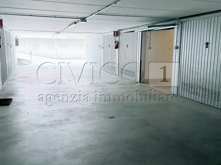 Immagine 5 di Garage in vendita  in Viale Po 57 a Rubano