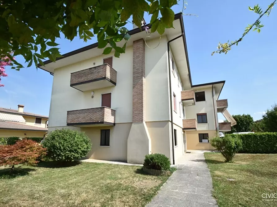 Immagine 13 di Appartamento in vendita  in Via Prà Spineo 21 a Torri Di Quartesolo