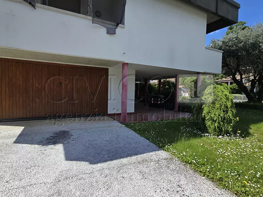 Immagine 31 di Casa bifamiliare in vendita  a Torri Di Quartesolo