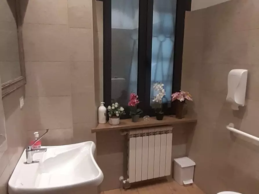 Immagine 5 di Locale commerciale in affitto  in Via Milano 94 a Somma Lombardo