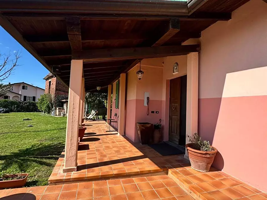 Immagine 2 di Villa in vendita  in ISOLA a Ortonovo