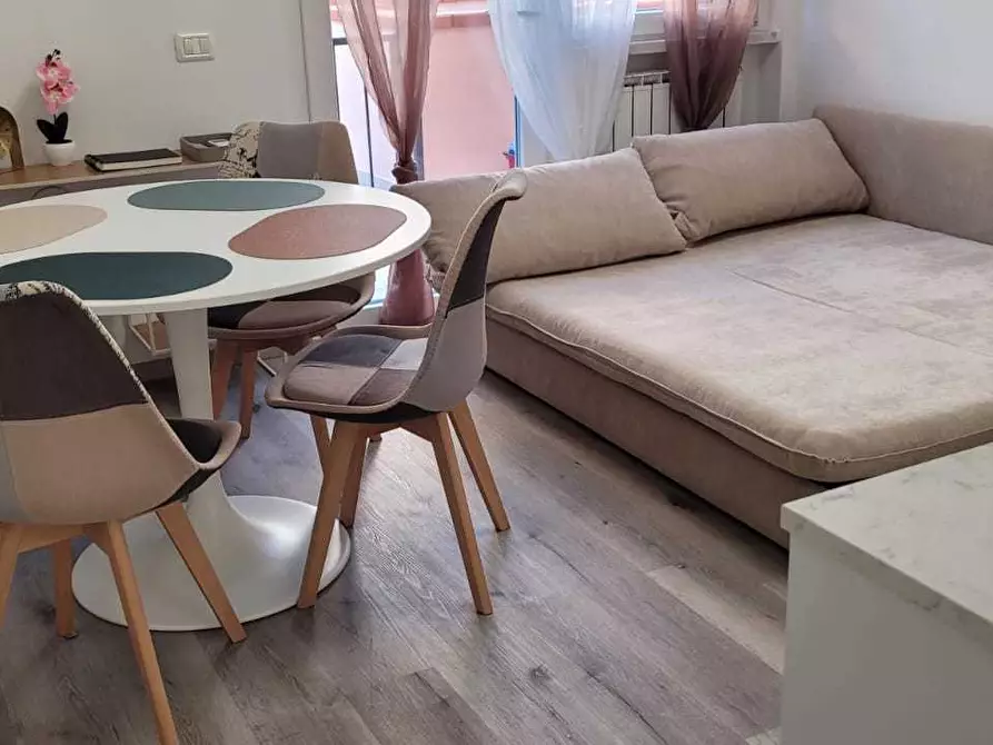 Immagine 5 di Appartamento in vendita  in Via Persio a Ameglia