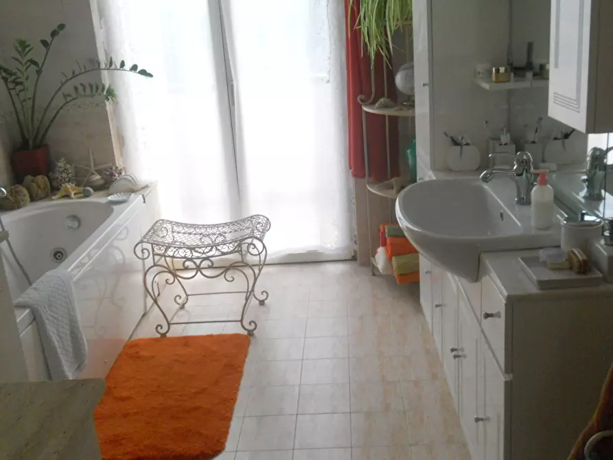 Immagine 37 di Casa semindipendente in vendita  in Via Caffaggiola 37 a Ortonovo