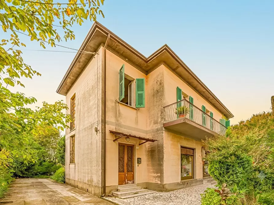 Immagine 1 di Casa bifamiliare in vendita  in Via Della Pace a Castelnuovo Magra