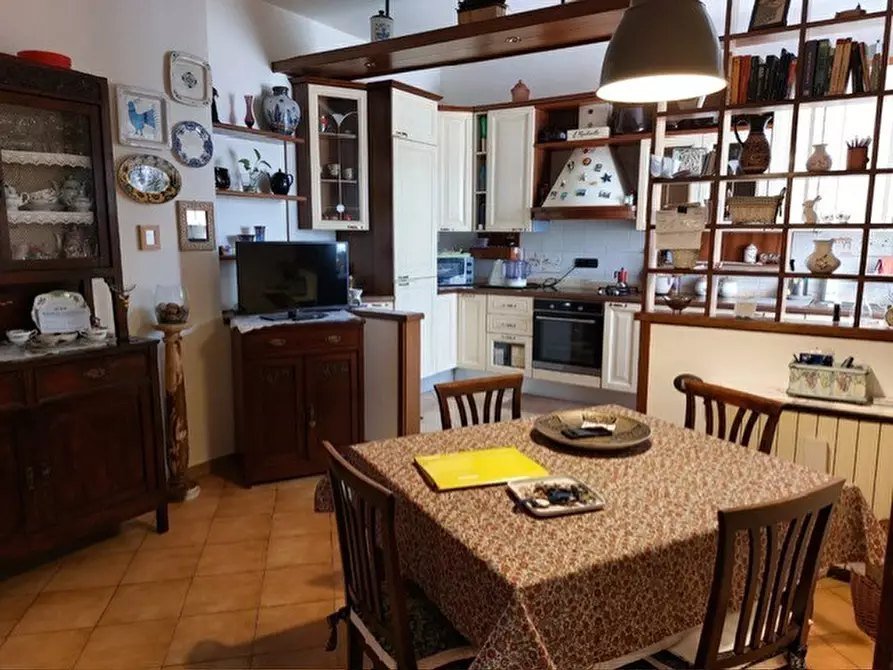 Immagine 1 di Villa in vendita  in Via Madonnina 57A a Ortonovo