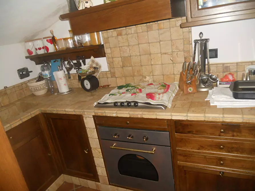 Immagine 5 di Villa in vendita  in Via dei Pini 40 a Castelnuovo Magra