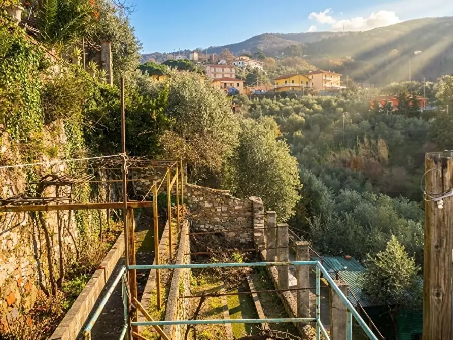 Immagine 33 di Casa bifamiliare in vendita  in Via Piazzola Falcin 5 a Sarzana