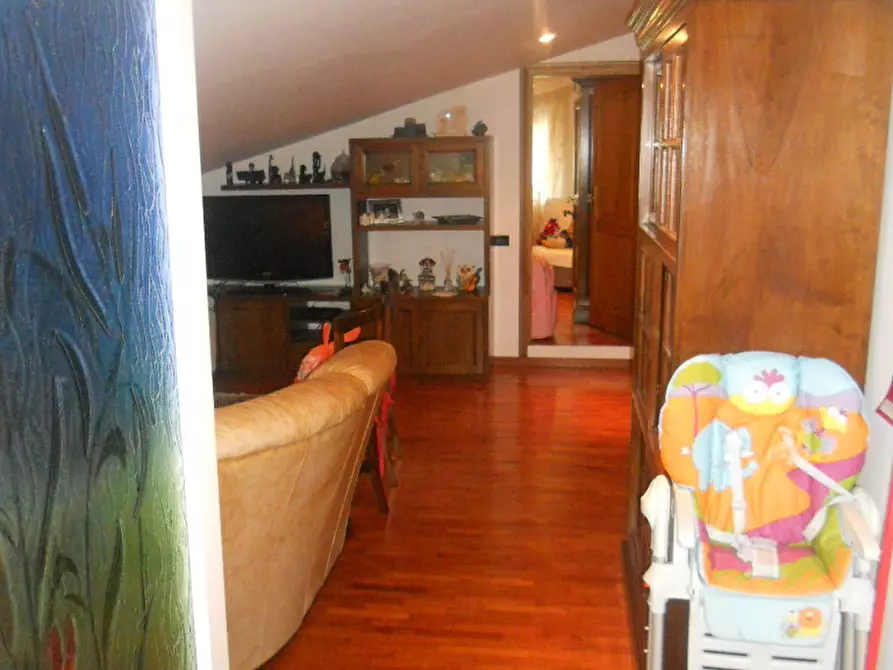 Immagine 17 di Villa in vendita  in Via dei Pini 40 a Castelnuovo Magra