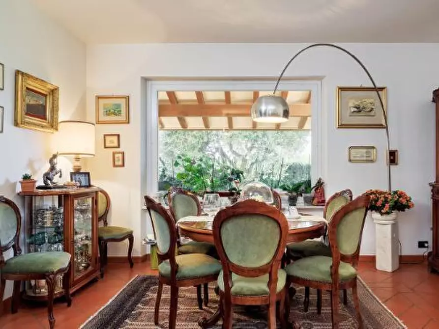 Immagine 3 di Casa semindipendente in vendita  in Viale XX Settembre 25 a Carrara