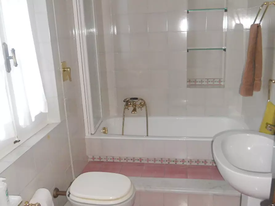 Immagine 12 di Villa in vendita  in Via Montefrancio 69 a Castelnuovo Magra