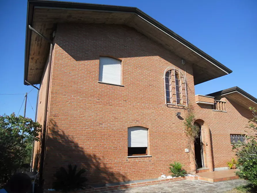 Immagine 5 di Villa in vendita  in Via Luni 36 a Ortonovo