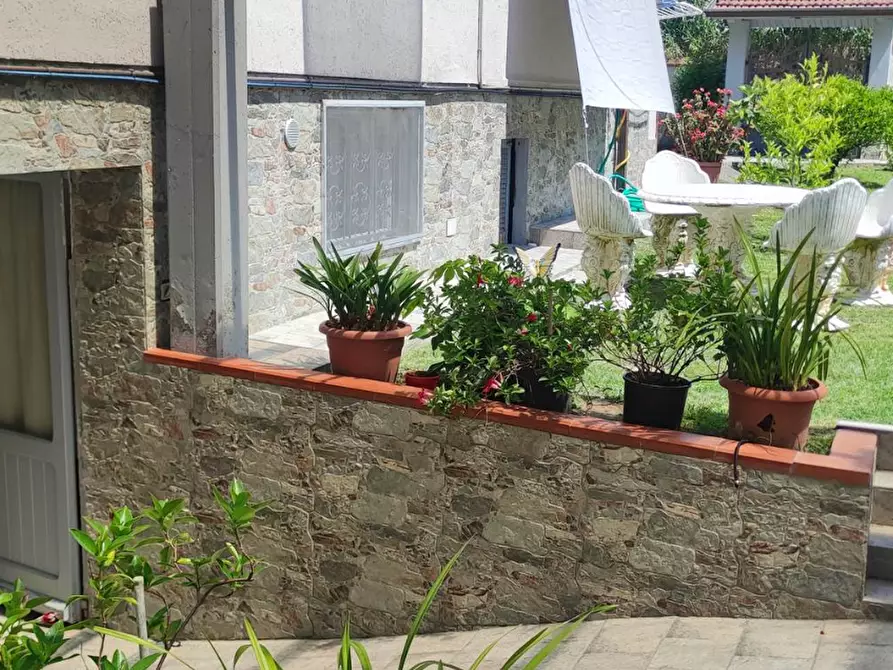 Immagine 19 di Casa semindipendente in vendita  in Via Dogana 23 a Ortonovo