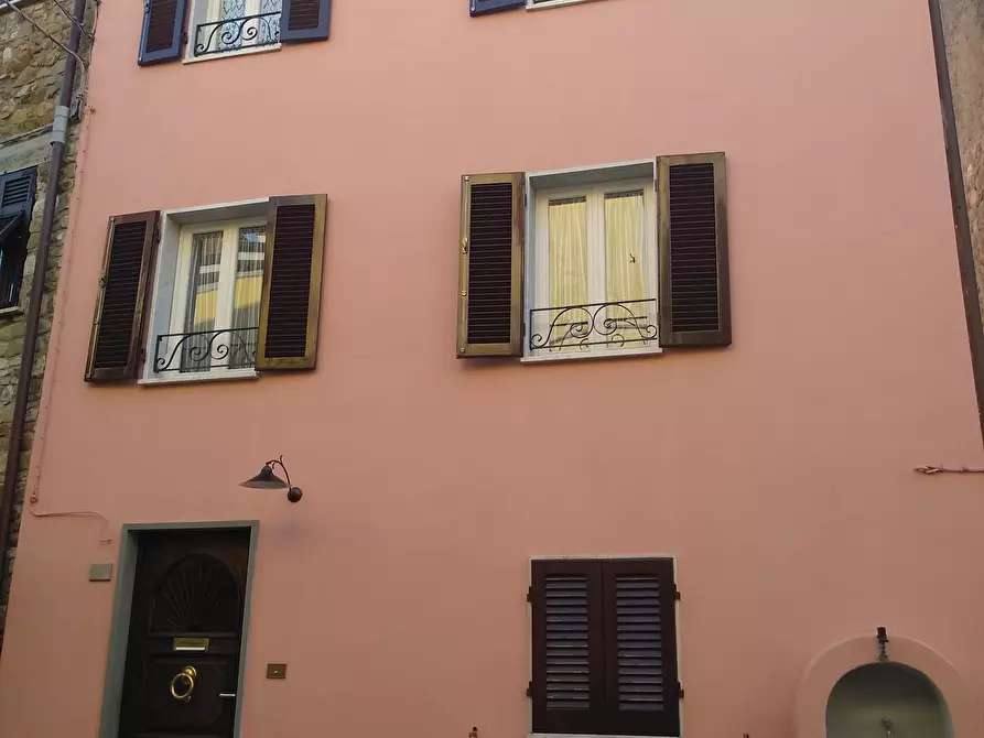 Immagine 5 di Casa semindipendente in vendita  in Piazza della Chiesa 15 a Ortonovo
