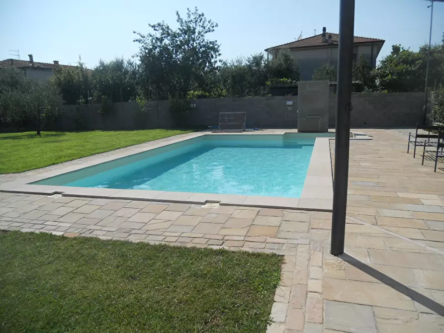 Immagine 2 di Casa semindipendente in vendita  a Castelnuovo Magra