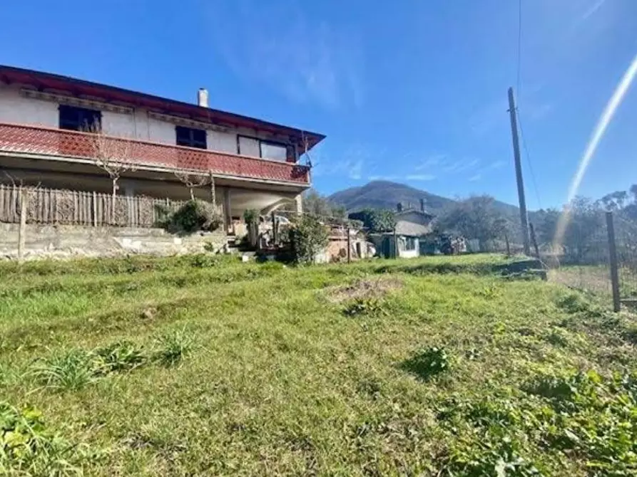 Immagine 1 di Villa in vendita  in Via Larga a Ortonovo