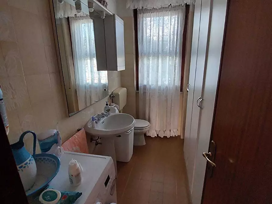 Immagine 12 di Appartamento in vendita  in Viale XX Settembre 120 a Carrara