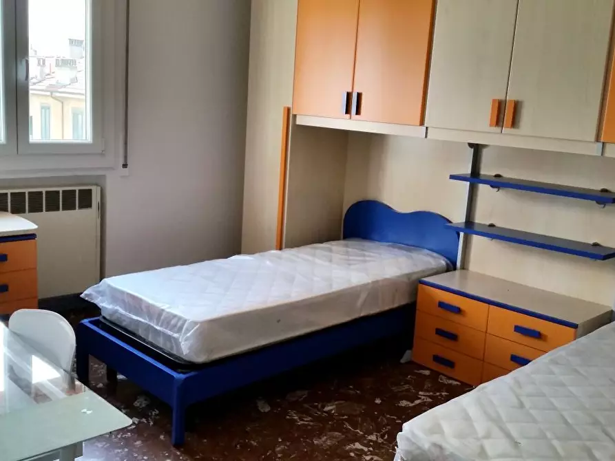 Immagine 8 di Trilocale in affitto  a Bologna