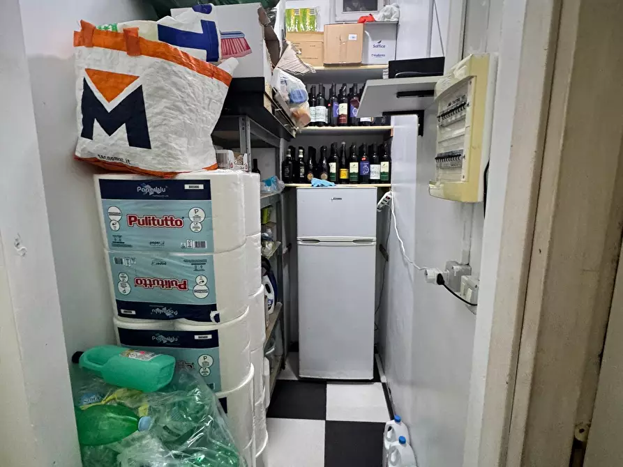 Immagine 4 di Attività commerciale in vendita  in Via Sicilia 2 a Terracina