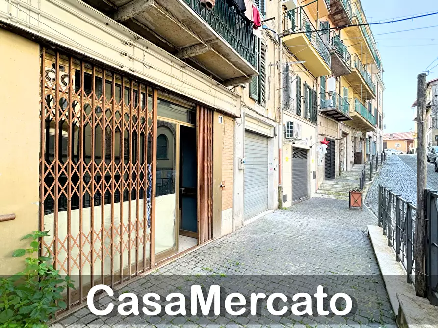 Immagine 1 di Locale commerciale in vendita  a Rocca Di Papa