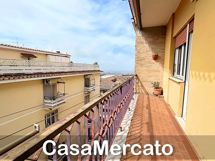 Immagine 30 di Quadrilocale in vendita  in Via Orazio a Albano Laziale