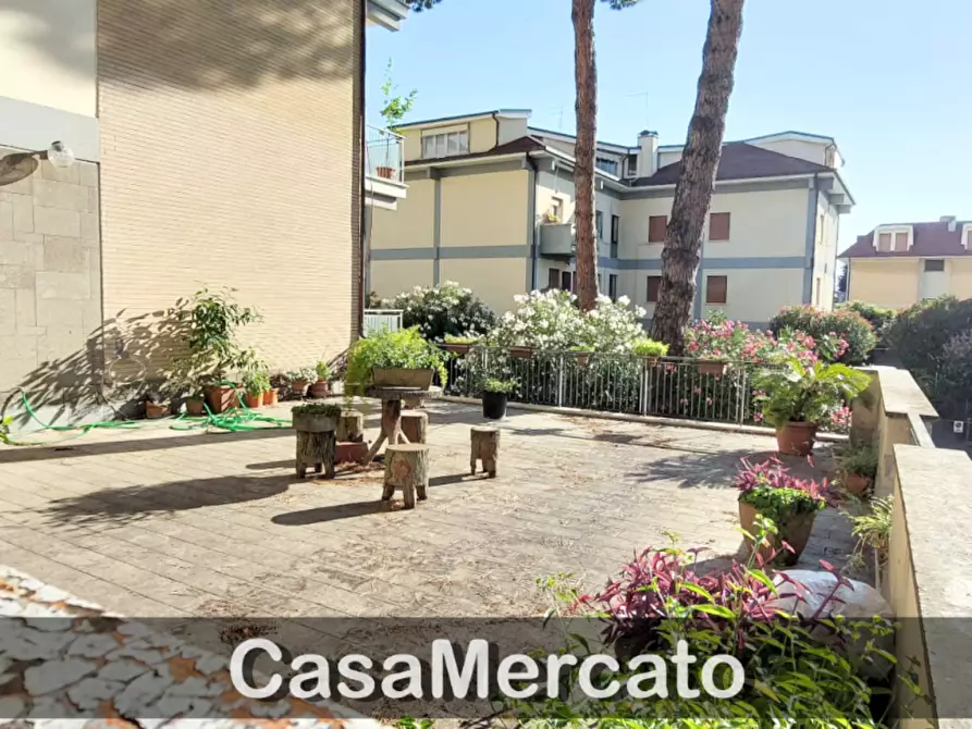 Immagine 23 di Trilocale in vendita  in Viale San Bartolomeo a Grottaferrata