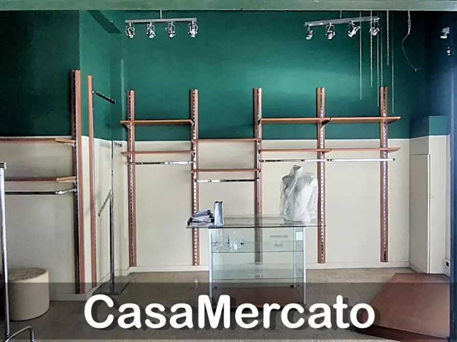 Immagine 18 di Locale commerciale in affitto  in Via Frascati a Rocca Di Papa