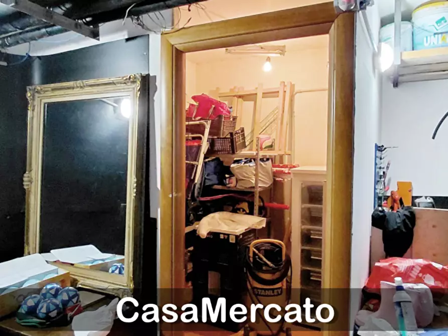 Immagine 40 di Quadrilocale in vendita  in Viale Spagna a Albano Laziale