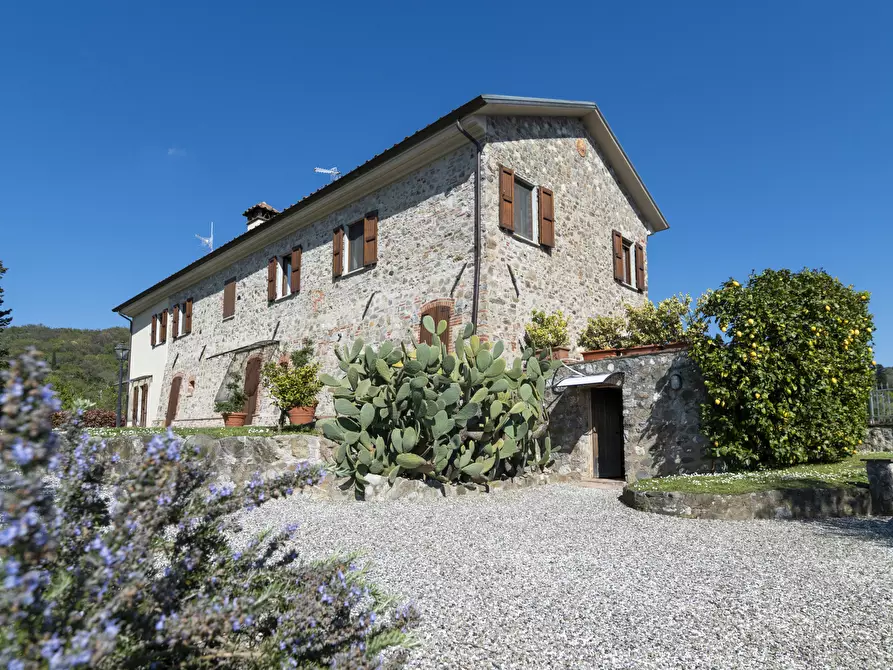 Immagine 1 di Casa indipendente in vendita  a Sarzana