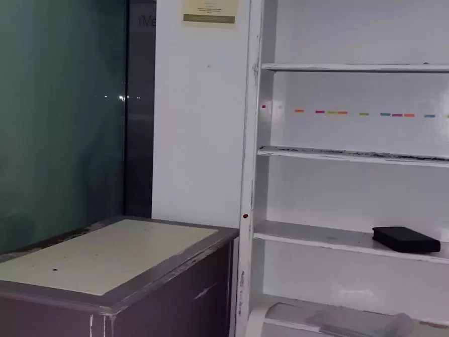 Immagine 7 di Locale commerciale in vendita  in Contrada Pace a Tolentino